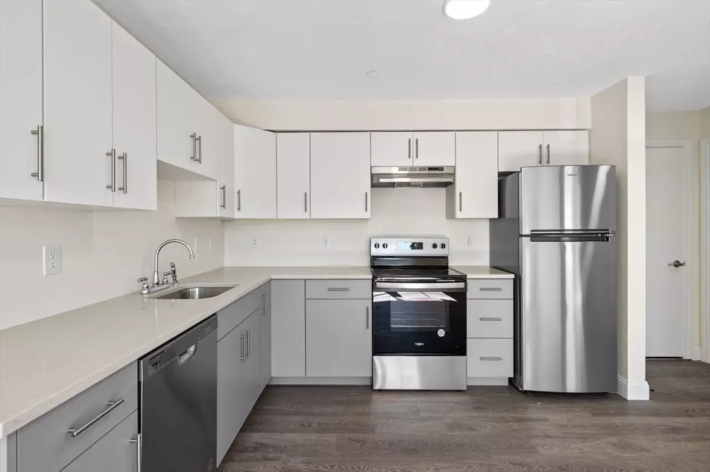 Lynn, MA 01902,472 Essex Street #203