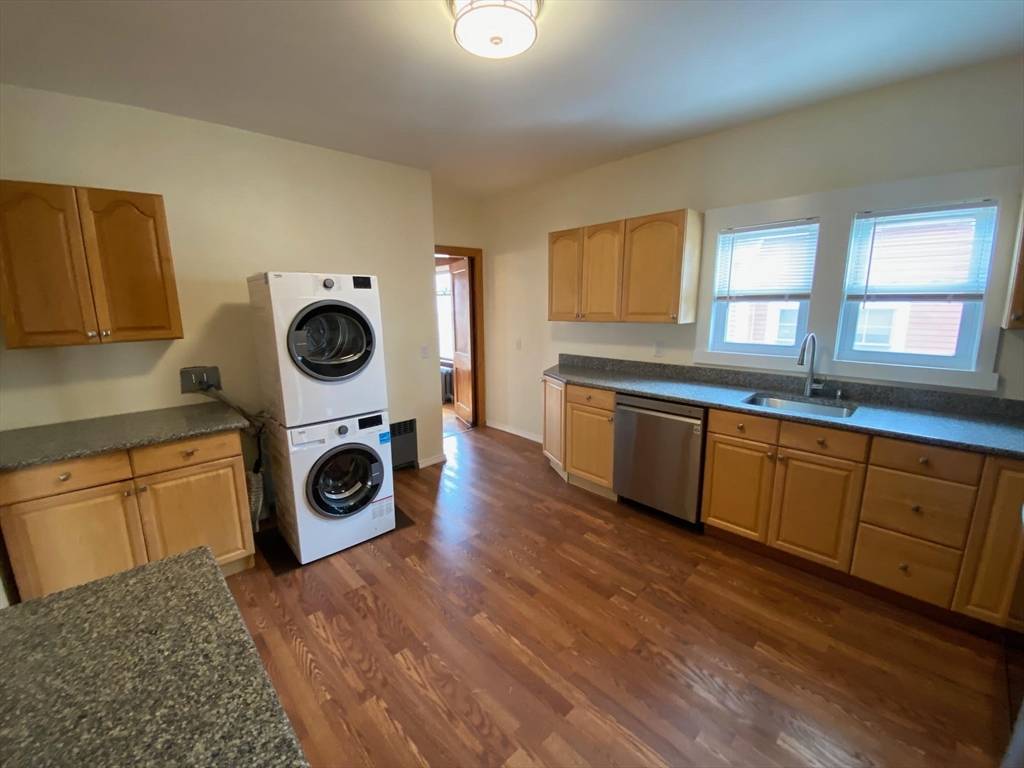 Watertown, MA 02472,24 Clyde Rd #2