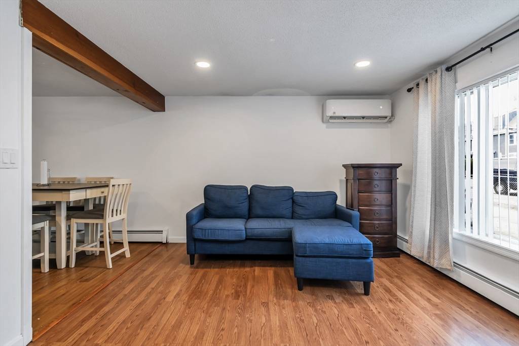 Methuen, MA 01844,117 Camden St #117