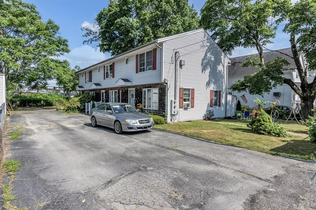 Methuen, MA 01844,117 Camden St #117