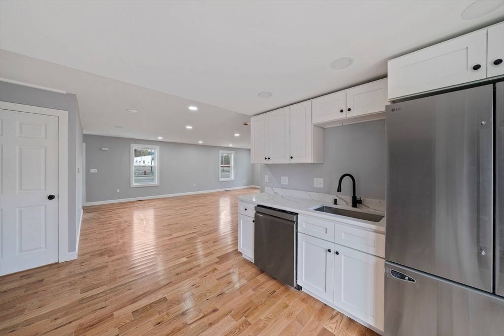 Raynham, MA 02767,13 Broadway #1