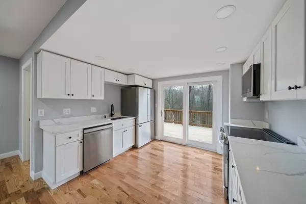 Raynham, MA 02767,13 Broadway #1