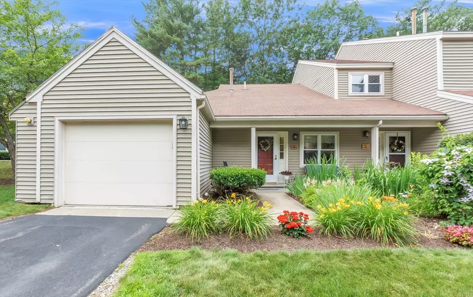22 Thayer Pond Dr #1, Oxford, MA 01537