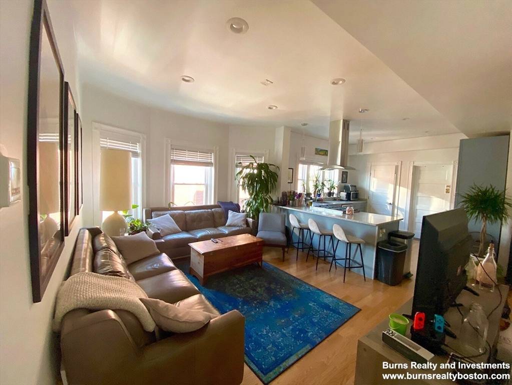 Somerville, MA 02144,8 Cherry Street #2