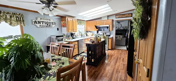 Attleboro, MA 02703,1003 Oak Hill Ave #181