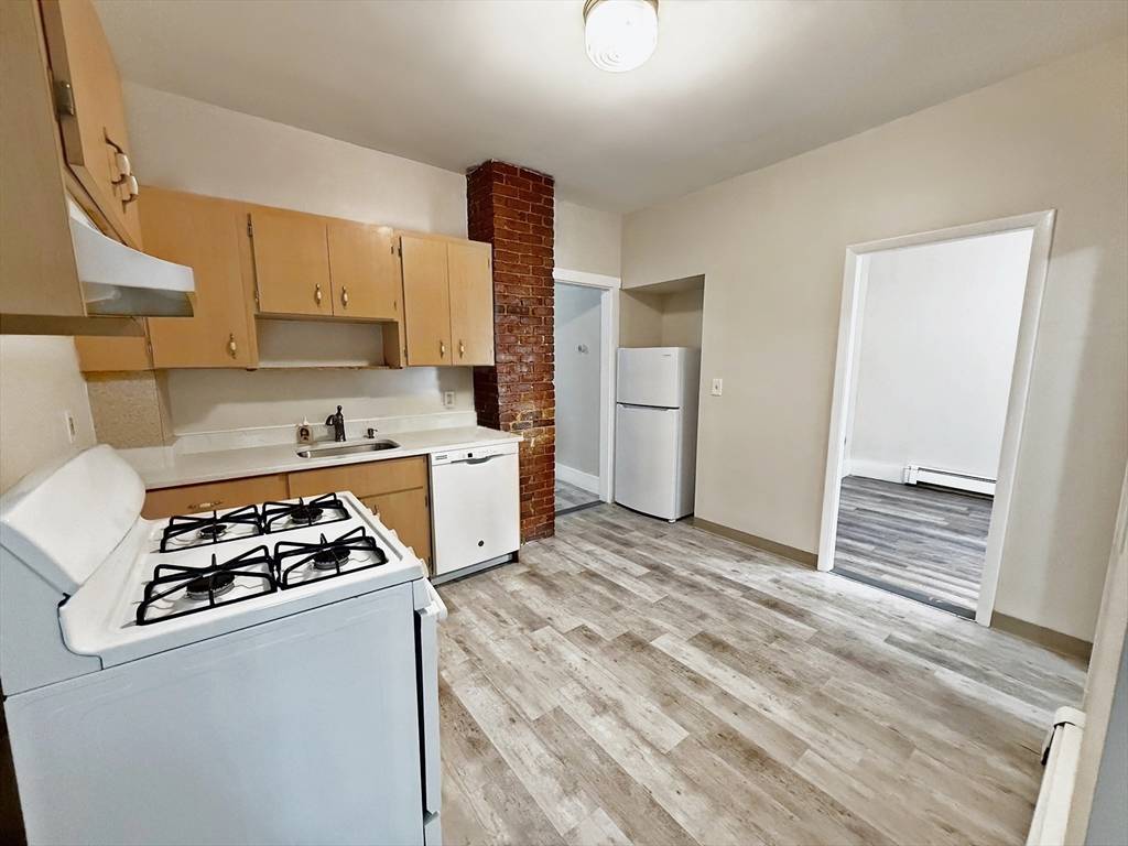 Chelsea, MA 02150,33 Louis St #1