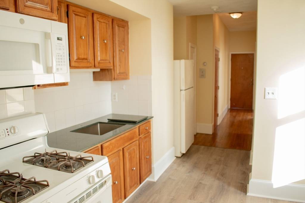 Everett, MA 02149,332 Main St #2R