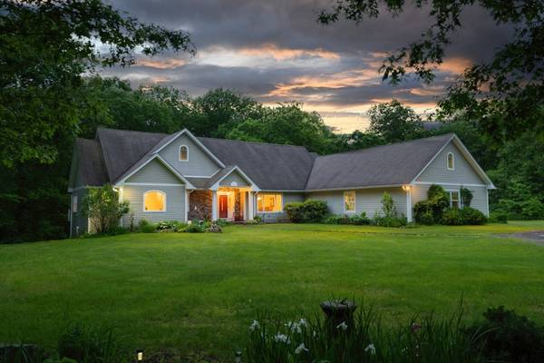 789 Natick Ave, Cranston, RI 02921