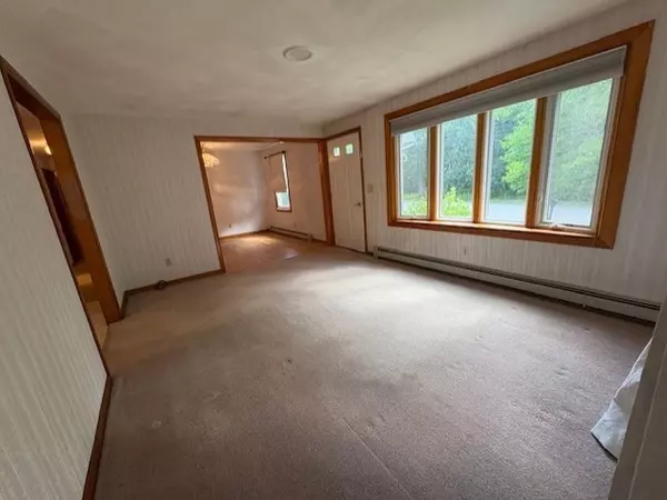 Attleboro, MA 02703,72 Rand Avenue