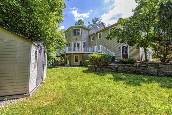 Wrentham, MA 02093,55 Blackberry Hill Rd