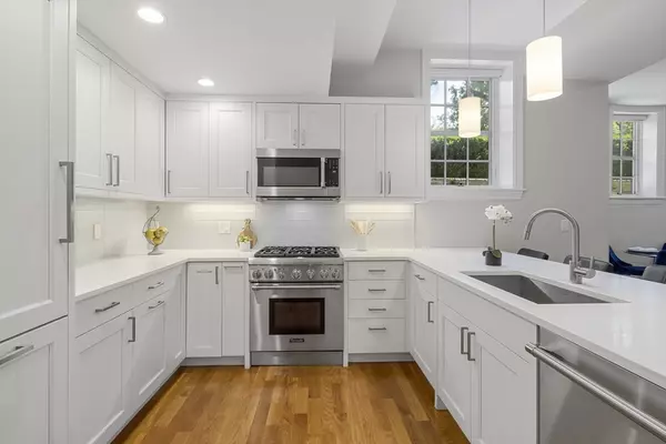 1248 Beacon St #1, Brookline, MA 02446