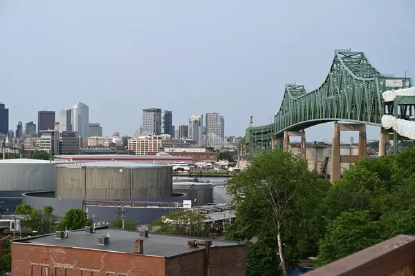 23 Chestnut St #5, Chelsea, MA 02150