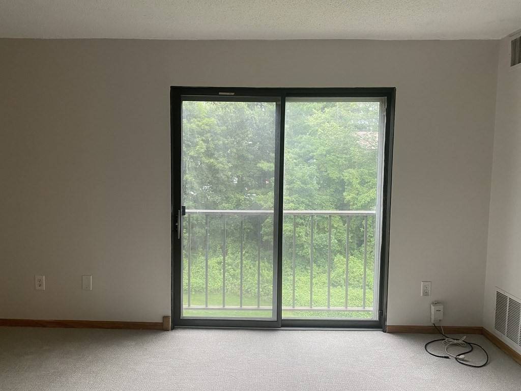 Natick, MA 01760,6 Village Way #24
