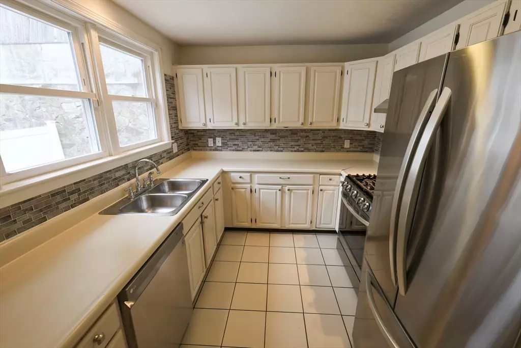 Boston, MA 02131,8 Mount Calvary Road #8