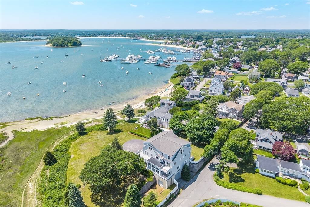 12 Groveland St, Wareham, MA 02532