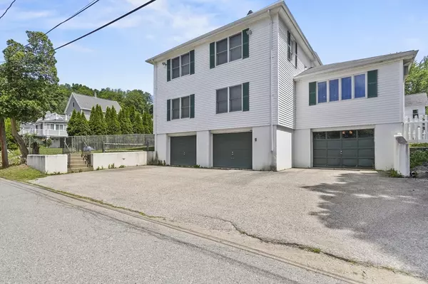 Amesbury, MA 01913,48-50 Orchard Street