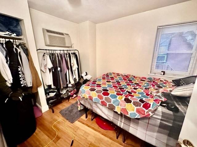Boston, MA 02113,20 Bartlett Place #1