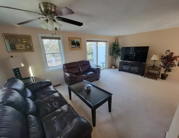 Danvers, MA 01923,22 Collins St #31