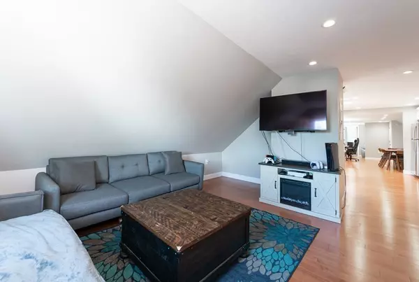 Danvers, MA 01923,8 Putnam St #3