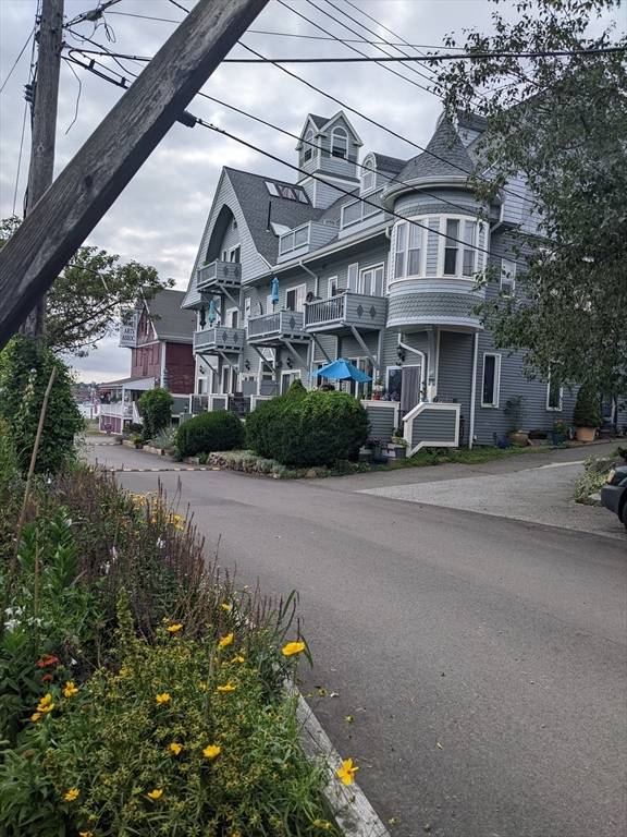 Gloucester, MA 01930,5 Pirates Lane #B