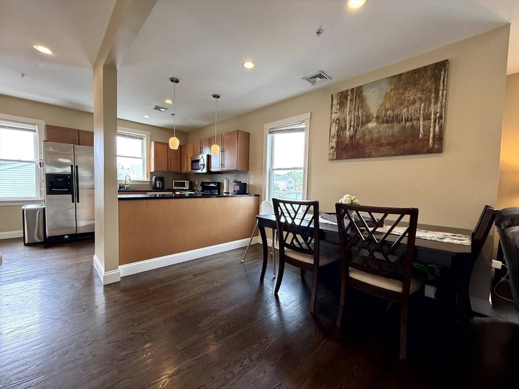 173 Newton St #4, Waltham, MA 02453