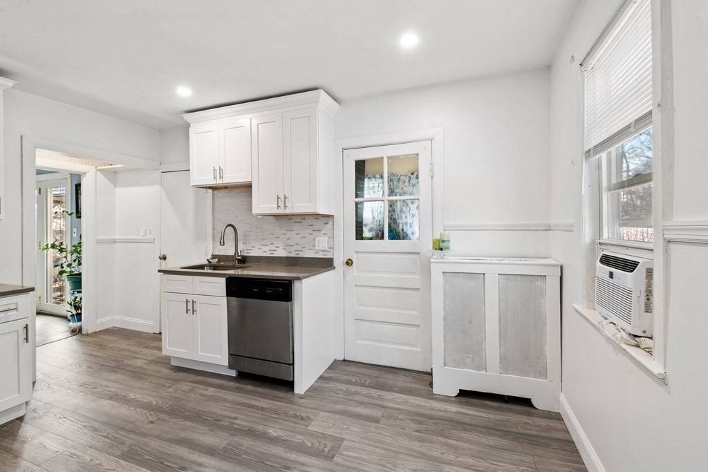 Medford, MA 02155,107 Belle Ave #1