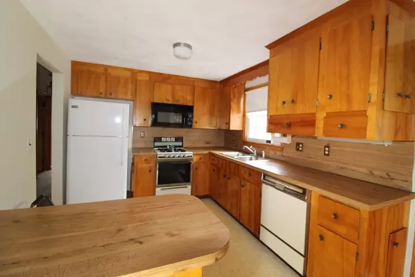 Milford, MA 01757,4 Grace St