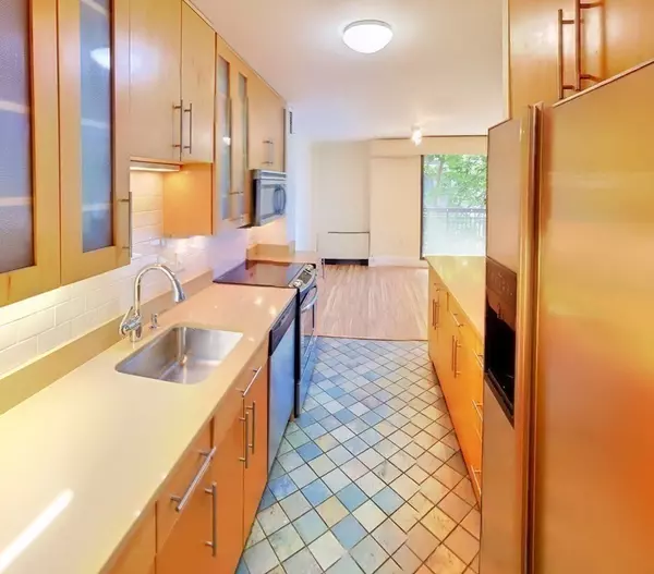 Brookline, MA 02446,50 Longwood Ave #518