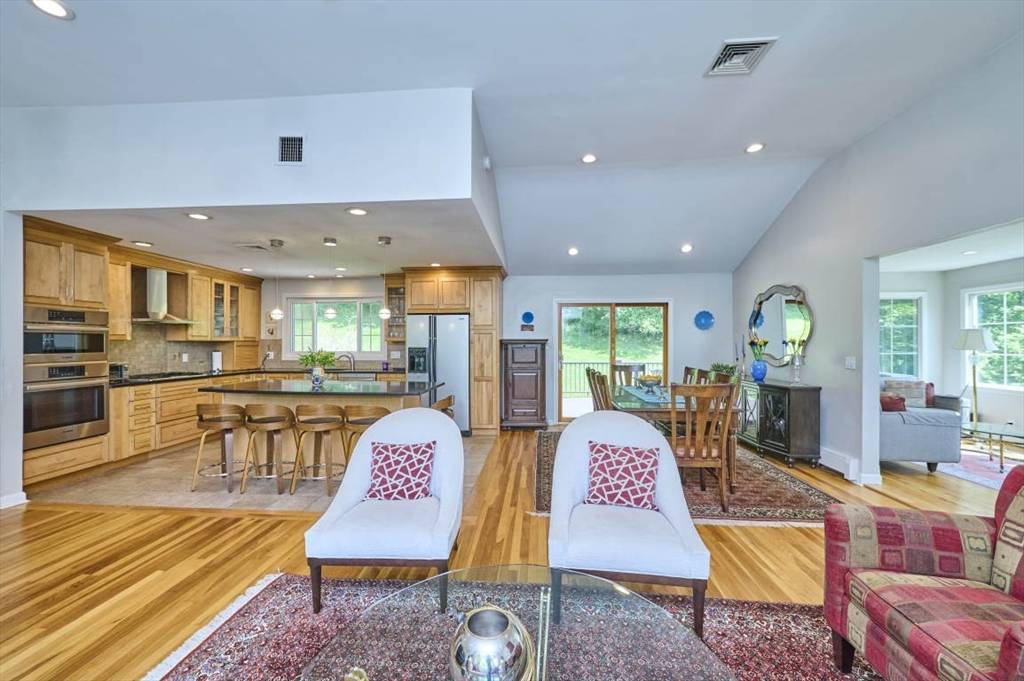 Newton, MA 02459,267 Country Club Road
