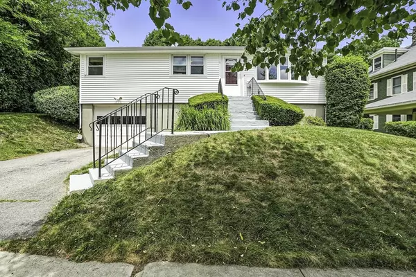 28 Kenwood Ave, Worcester, MA 01605