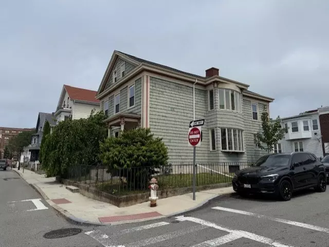 199 Purchase St #1, Fall River, MA 02720