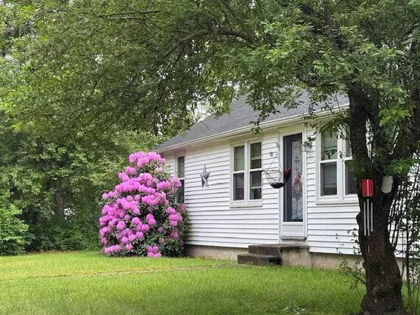 88 Center Street, Carver, MA 02330