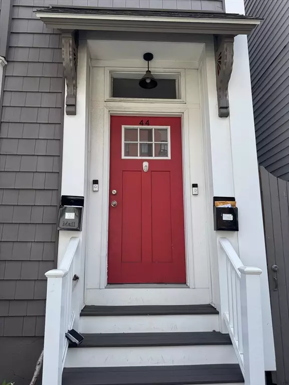 Boston, MA 02127,44 L St #1