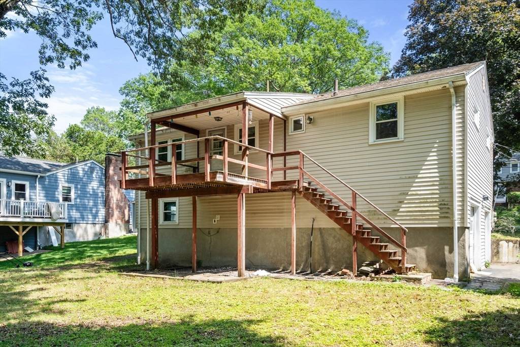 Lexington, MA 02421,37 Freemont St