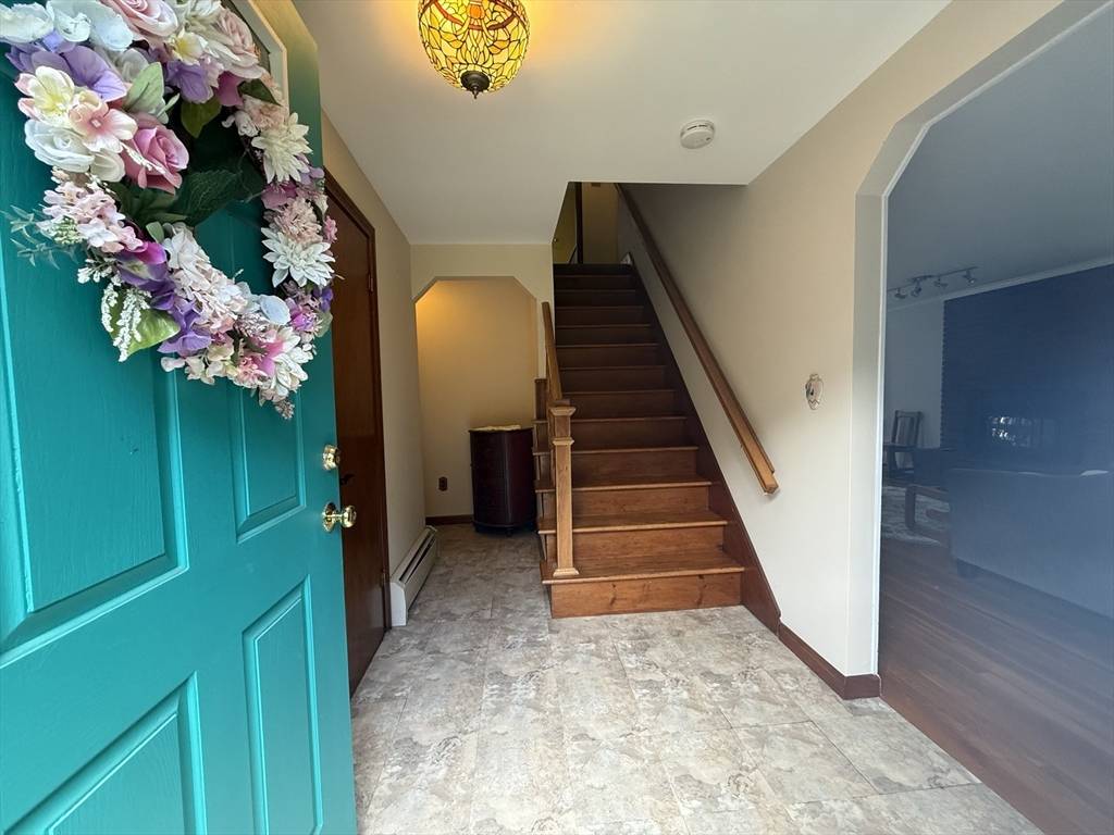 Douglas, MA 01516,43 Arch St