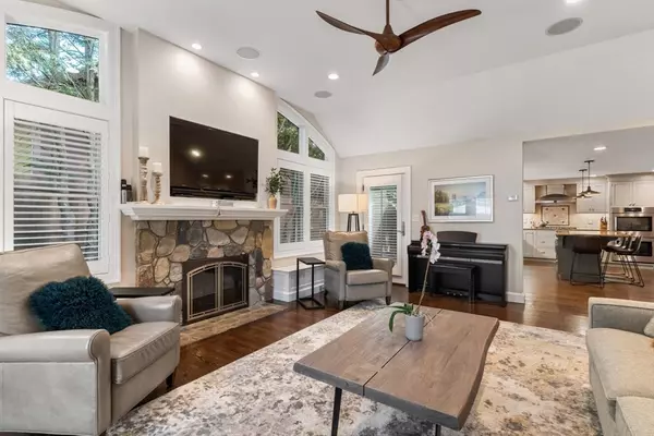 Wellesley, MA 02482,21 Hickory Road
