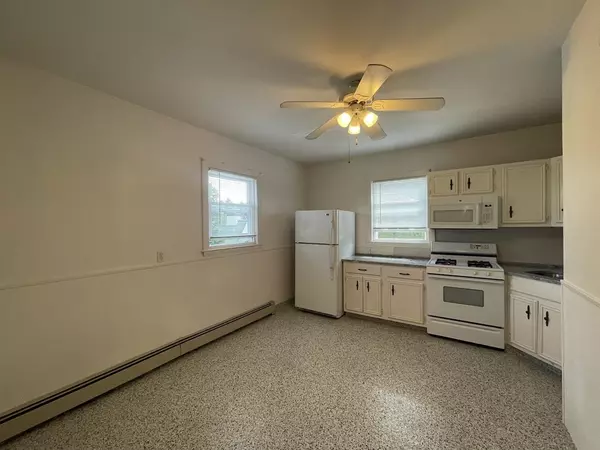 Newton, MA 02460,36 Lowell Ave #2