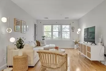318 Rindge Ave #103, Cambridge, MA 02140