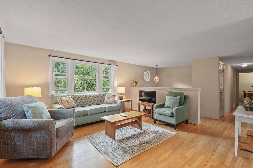 Bourne, MA 02559,566 County Rd