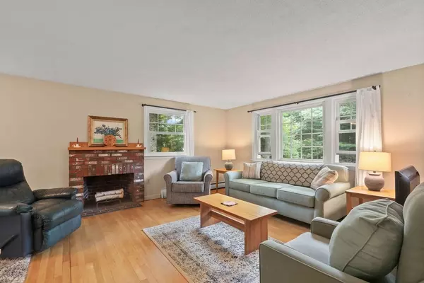 Bourne, MA 02559,566 County Rd