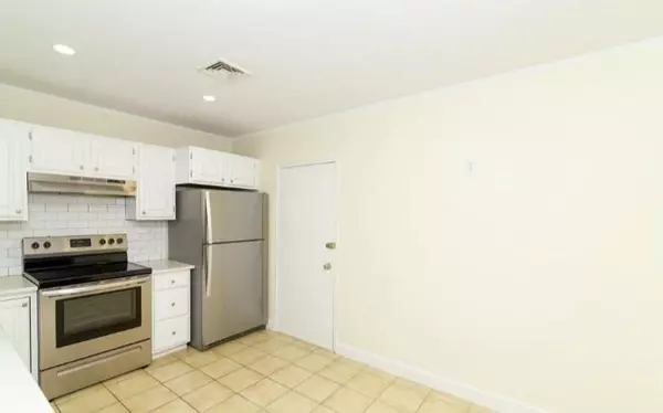 Newton, MA 02458,548 Centre #U5