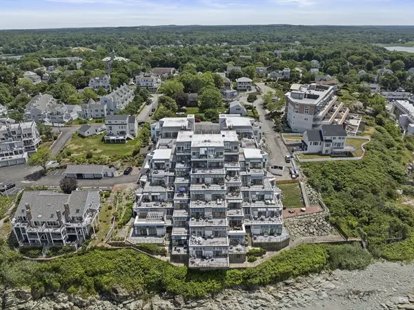 Hull, MA 02045,40 Oceanside Dr #40