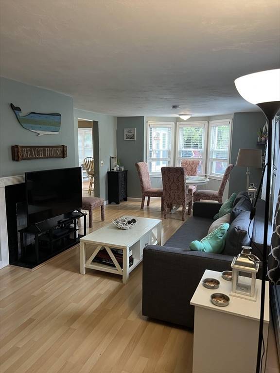 25 Centerville Ave, Barnstable, MA 02632