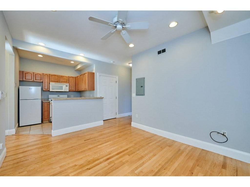 Boston, MA 02127,12 Humboldt Place #1