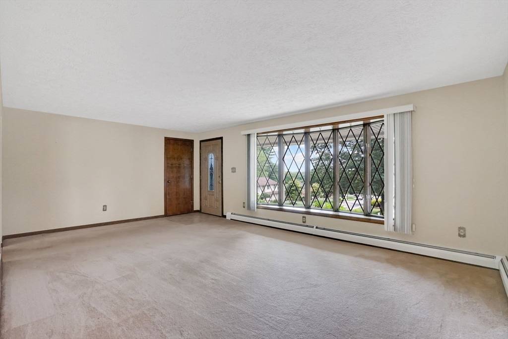 Ludlow, MA 01056,47 Americo St