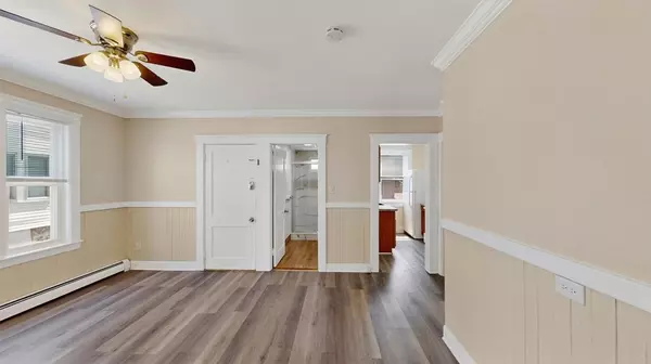 5 Ropes St #1, Salem, MA 01970