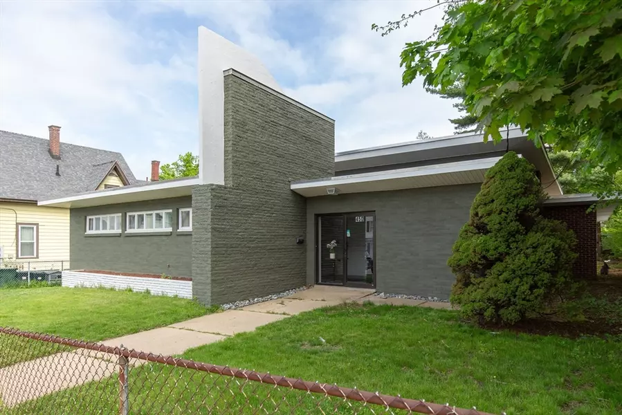 450 Hanover Street, Manchester, NH 03104
