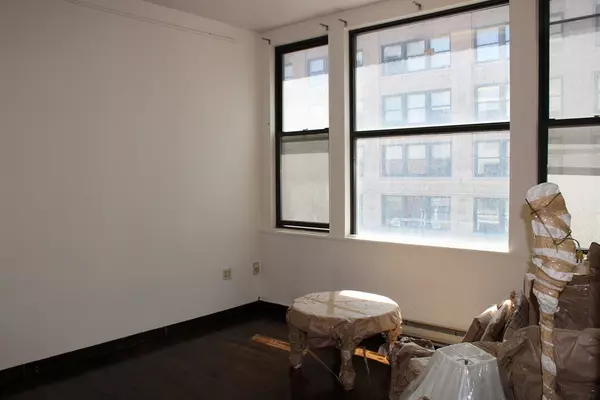 Boston, MA 02111,32 Kneeland Street #402