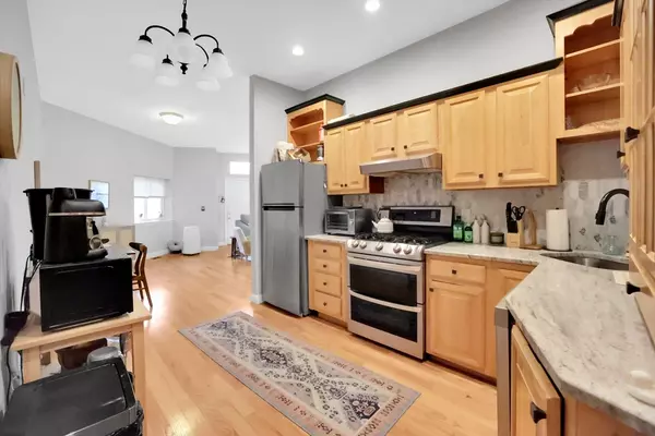 Boston, MA 02127,290 E 8th Street #8
