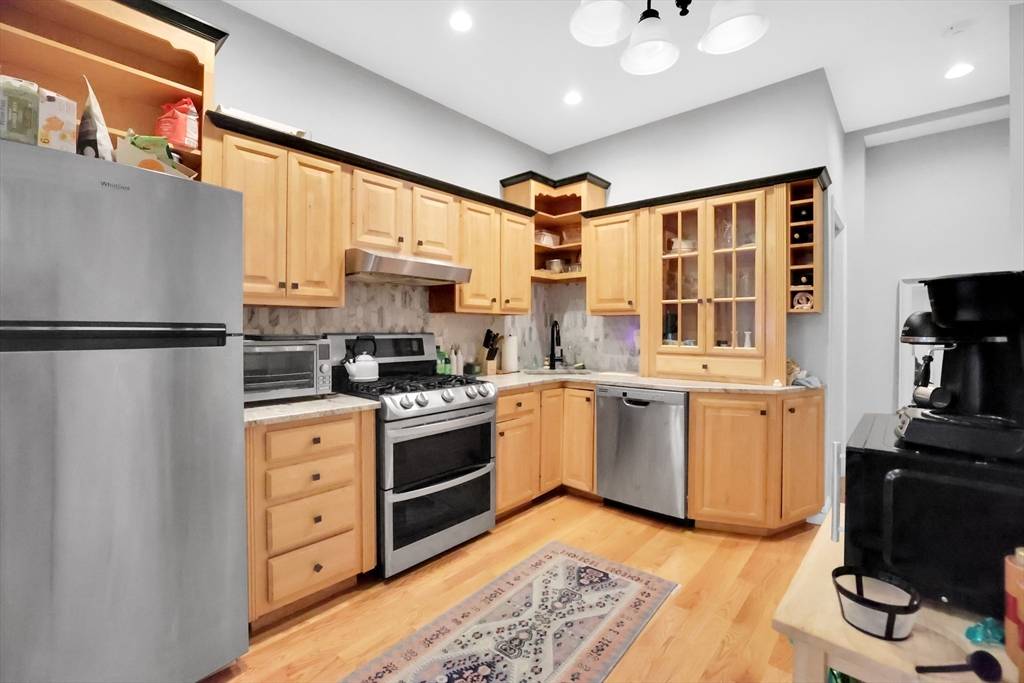 Boston, MA 02127,290 E 8th Street #8